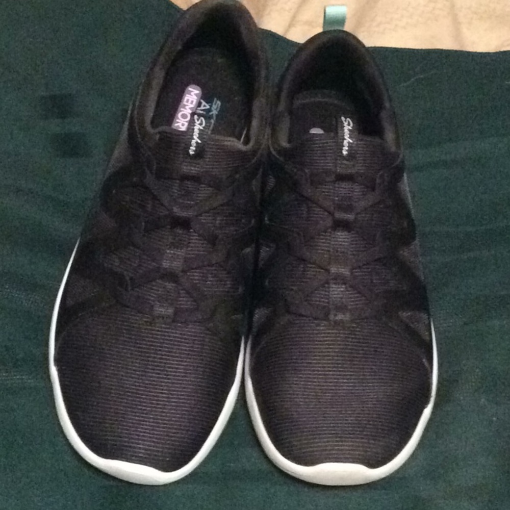 Sketchers Air-Cooled Memory Foam Shoes Size 9.5